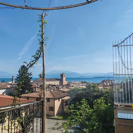 The Tower Of The Old King Bed & Breakfast Desenzano del Garda